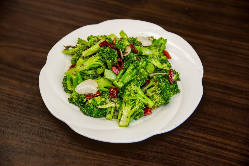 v17. broccoli with yacai 干煸西兰花 <img title='Spicy & Hot' align='absmiddle' src='/css/spicy.png' />